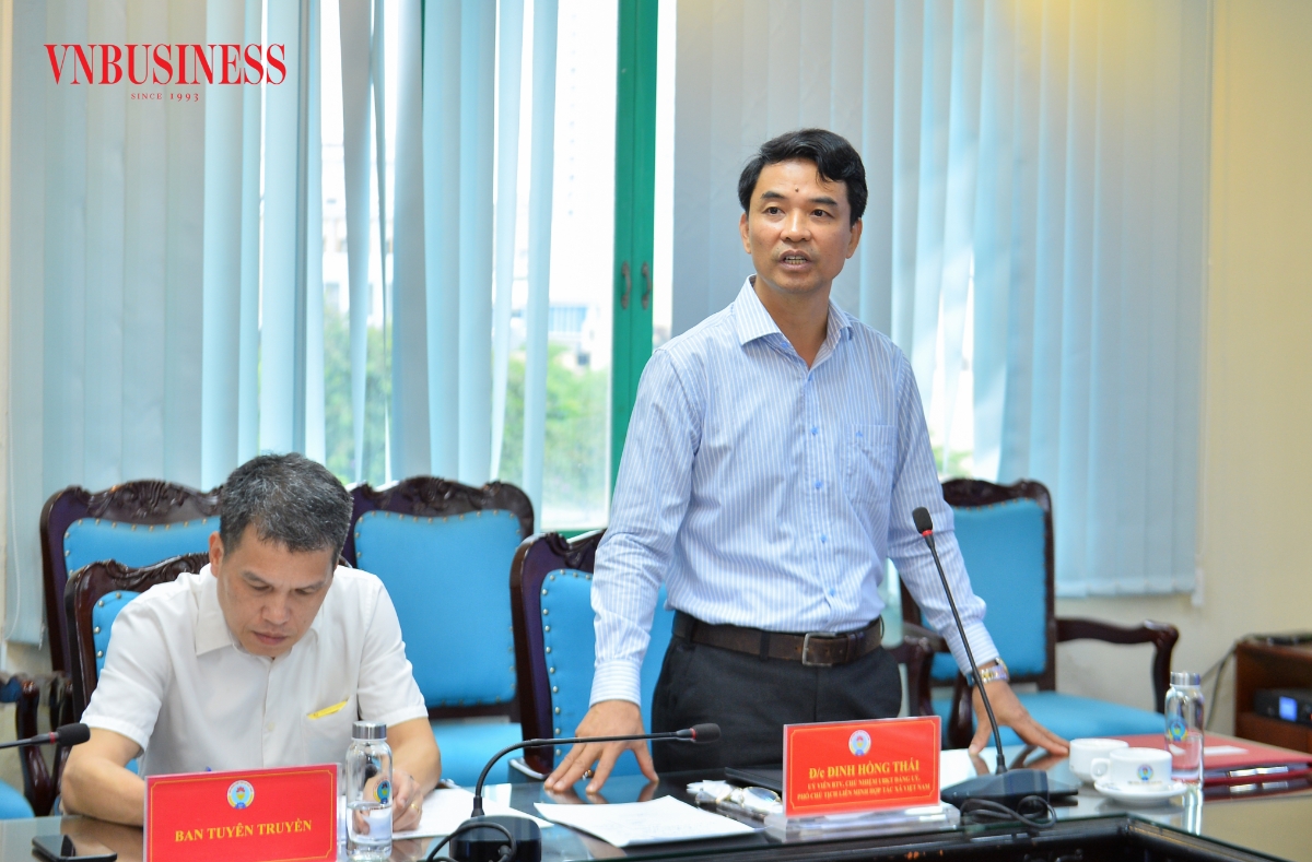 Phó Chủ tịch Liên minh HTX Việt Nam Đinh Hồng Thái chia sẻ thông tin chi tiết với các cơ quan Báo chí về Đại hội.