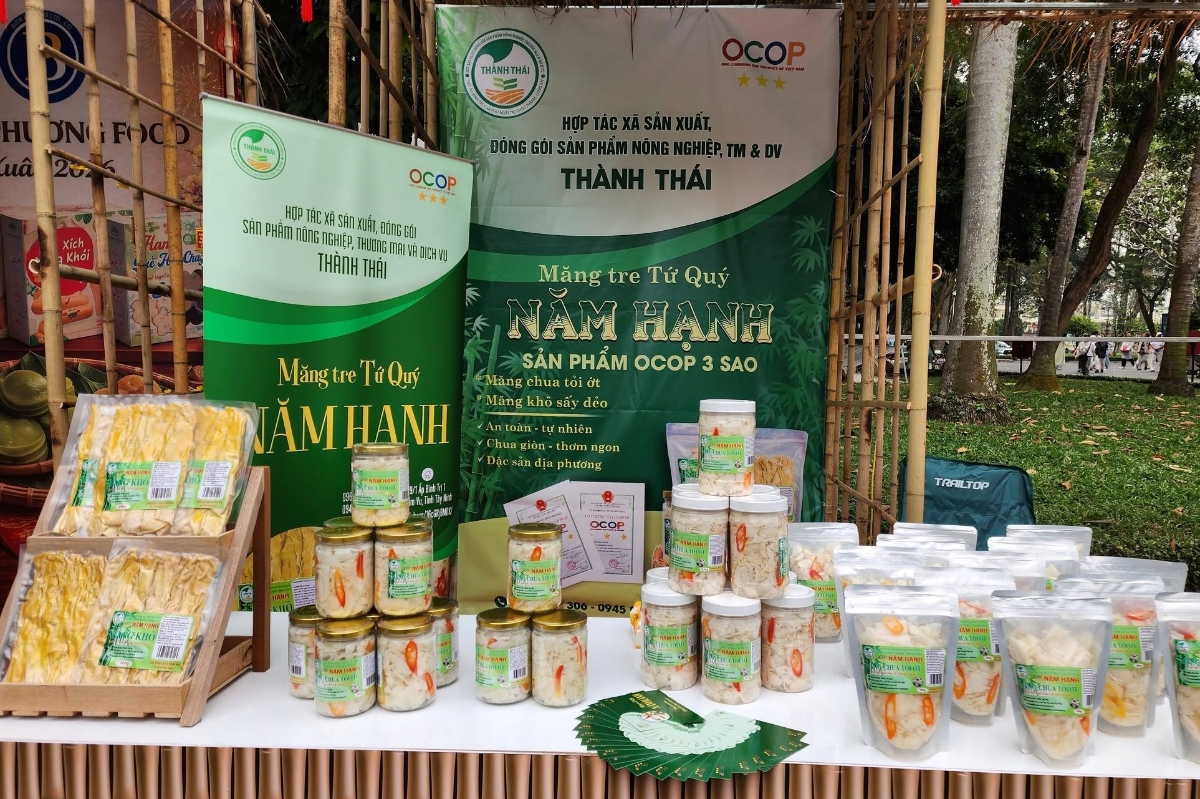 Sản phẩm của HTX Thành Thái là những mặt hàng khá quen thuộc với người tiêu dùng như măng chua tỏi ớt và măng khô, được chế biến từ nguồn tre của chính HTX.