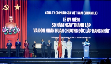 Nửa thế kỷ phụng sự khát vọng Việt, Vinamilk đón nhận Huân chương Độc lập hạng Nhất