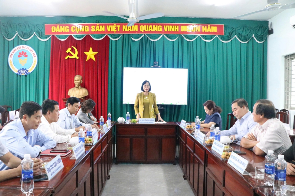 Lãnh đạo TP. Đồng Nai phát biểu tại buổi gặp mặt.