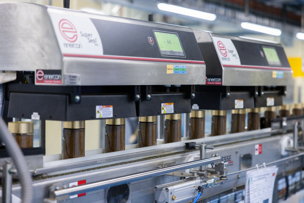 Nestlé Việt Nam chính thức đưa vào vận hành Dây chuyền đóng gói cà phê hòa tan trong hũ thủy tinh (Jar Line) tại Nhà máy Nestlé Trị An, thành phố Đồng Nai.