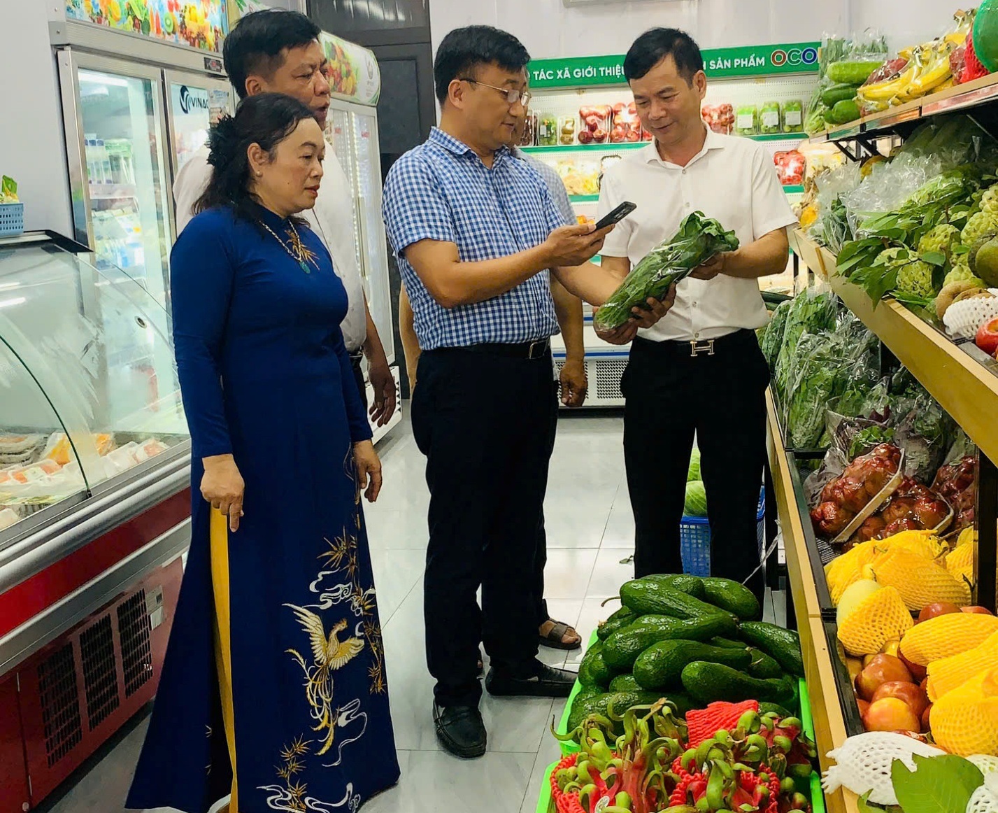 HTX Ninh Bình ứng dụng thương mại điện tử, livestream bán hàng OCOP và hoàn thiện đóng gói logistics