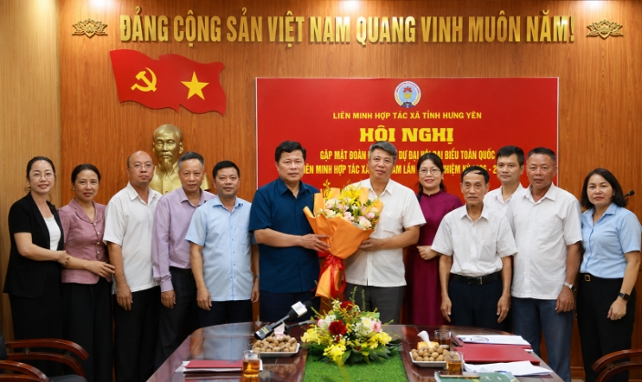 Lãnh đạo tỉnh Hưng Yên gặp mặt Đoàn đại biểu dự Đại hội VII Liên minh Hợp tác xã Việt Nam