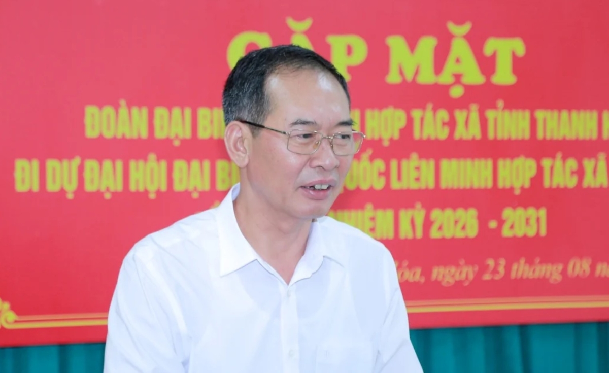 Phó Bí thư Tỉnh ủy Trịnh Tuấn Sinh phát biểu giao nhiệm vụ.