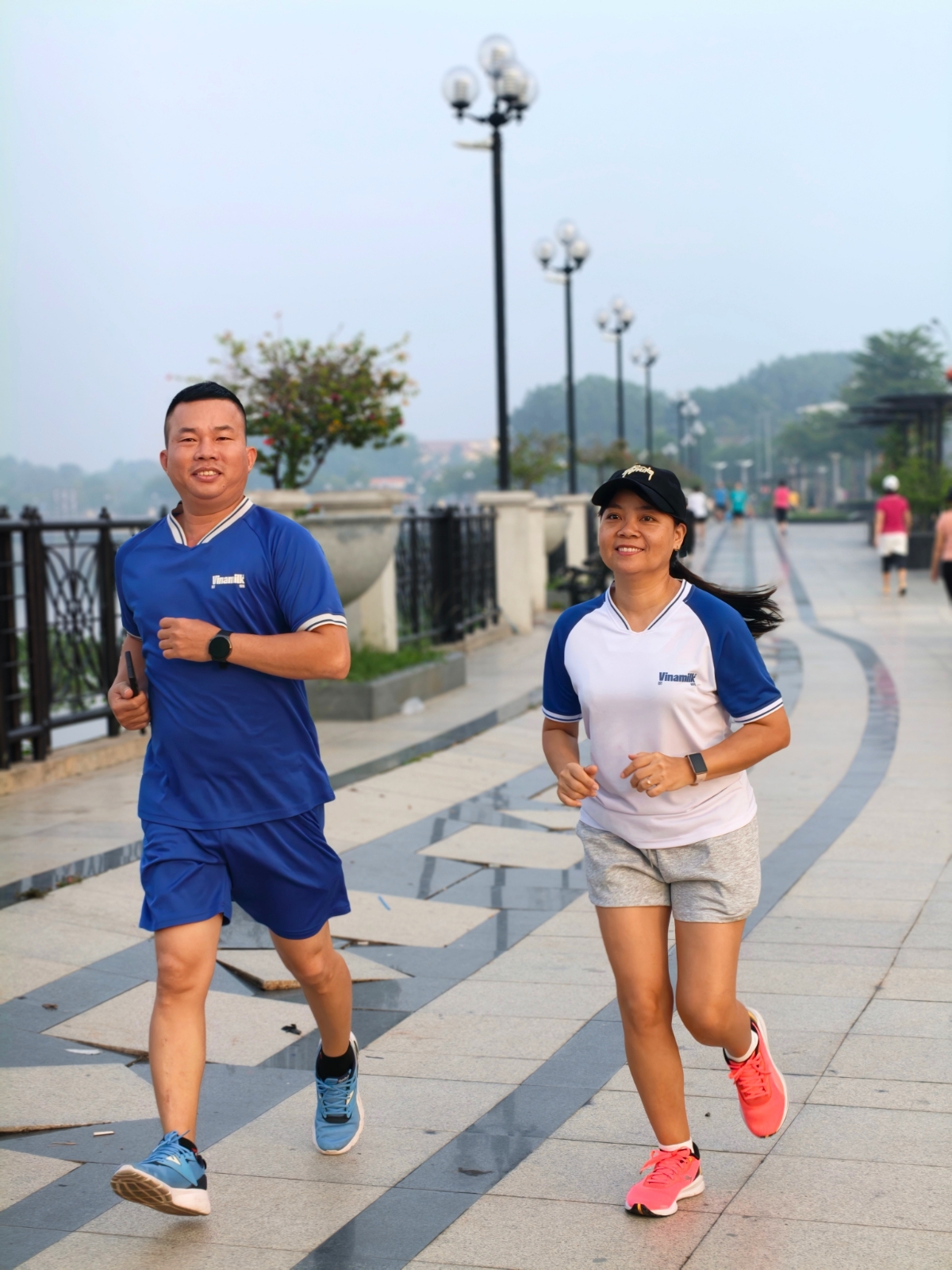 Không cùng điểm xuất phát, hàng ngàn bước chân từ khắp cả nước đều hướng về một mục tiêu chung - chào đón cột mốc 50 năm của Vinamilk (Ảnh: NVCC).