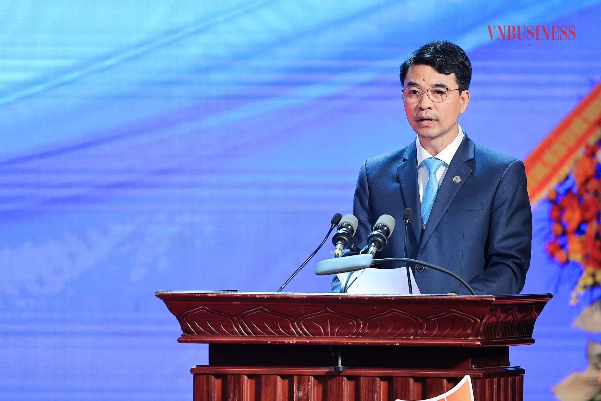 Phó Chủ tịch Liên minh HTX Việt Nam Đinh Hồng Thái tóm tắt Báo cáo Chính trị của Ban Chấp hành Liên minh HTX Việt Nam khóa VI.