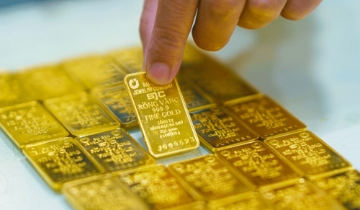 Giá vàng trong nước cùng xu hướng giảm với thế giới