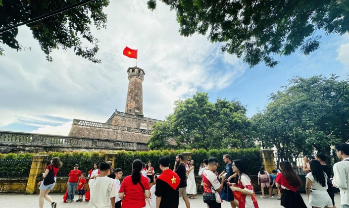 Hà Nội tổ chức nhiều tour du lịch, miễn phí vé xe buýt và đường sắt đô thị dịp nghỉ lễ 2/9.