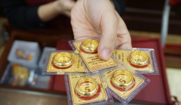Vàng miếng tăng nhẹ, vàng nhẫn giảm tới 1,3 triệu đồng/lượng