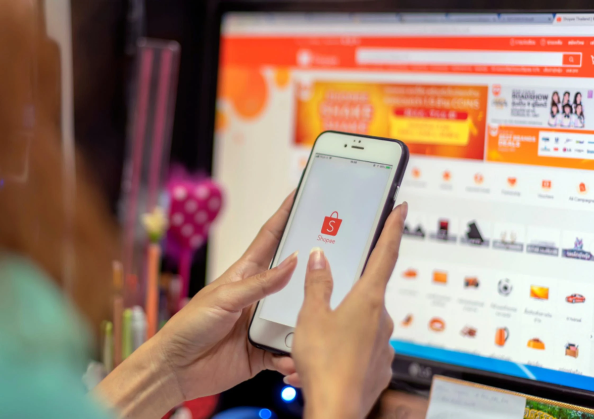 Cục An toàn thực phẩm yêu cầu Shopee ngừng kinh doanh và gỡ bỏ thông tin 11 sản phẩm không trùng khớp hồ sơ.