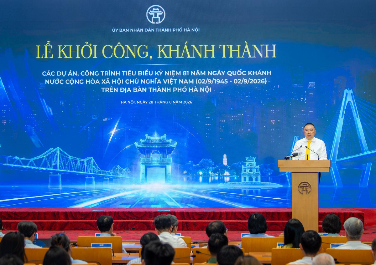 Ông Trần Minh Sơn, Thành viên Hội đồng sáng lập, Phó Chủ tịch Thường trực HĐQT Tập đoàn Sun Group phát biểu tại sự kiện.