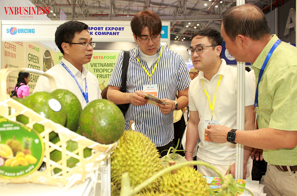 Các nhà mua hàng quốc tế không chỉ hỏi về giá cả, mà còn “soi” cả năng lực phía sau nông sản Việt.