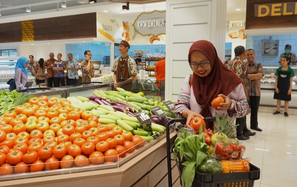 Hàng Halal nhập khẩu vào Indonesia không còn được kiểm tra khi đã cập cảng, mà phải qua thẩm định thực tế ngay tại kho xếp hàng ở nước xuất xứ, trước khi container được đóng lại để vận chuyển.