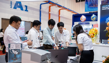 32 doanh nghiệp Hàn Quốc đưa loạt công nghệ AI, robot tới Hà Nội
