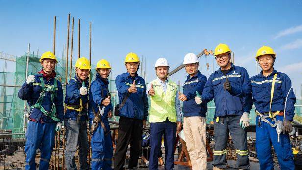 Đội quân cơ hữu 100% giúp VinCons làm chủ tiến độ và chất lượng thi công tại hàng loạt siêu dự án quốc gia, vượt xa quy mô của các nhà thầu truyền thống.