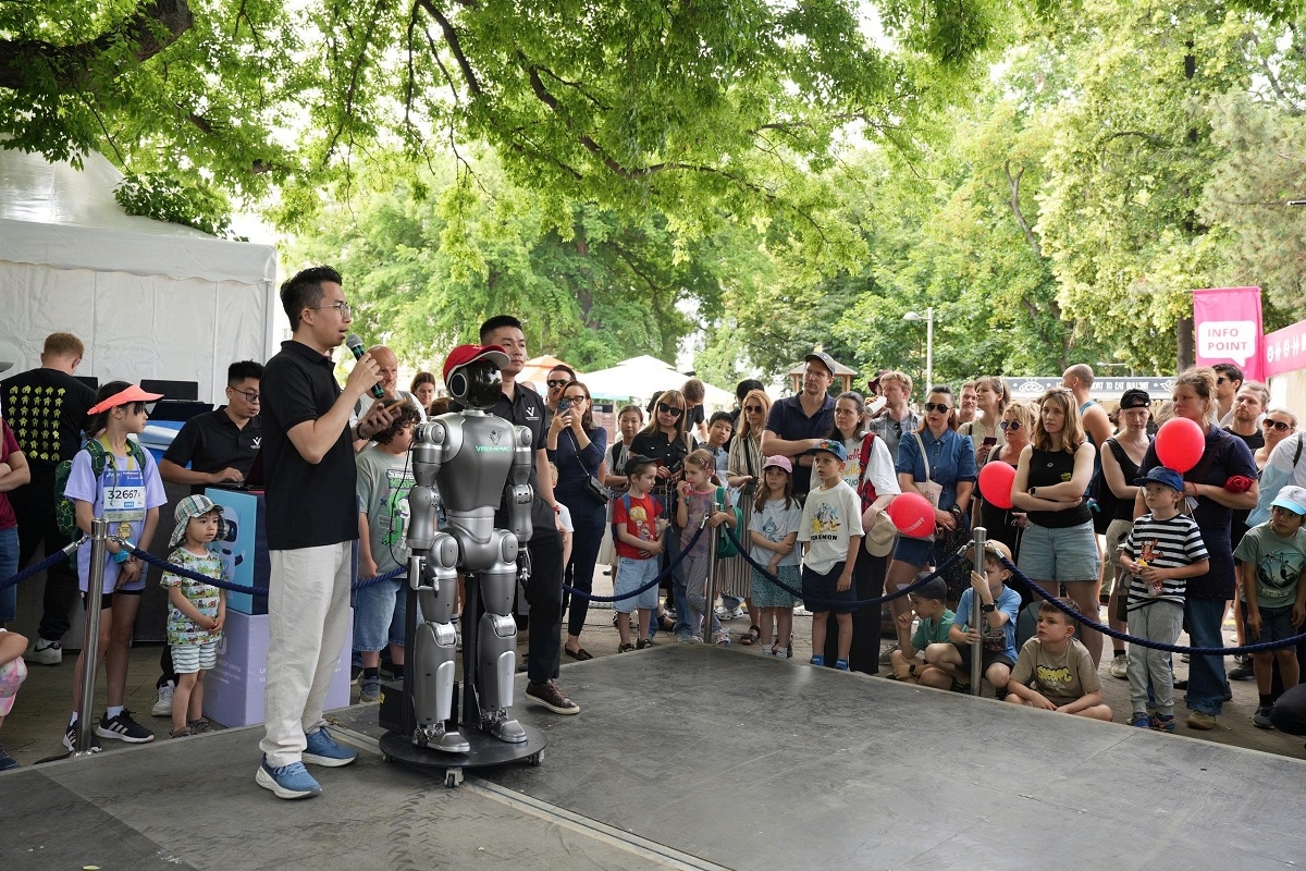 Mẫu Robot hình người của Dynamics – công ty thành viên của Vingroup tham gia các sự kiện công nghệ và robotics hàng đầu thế giới.