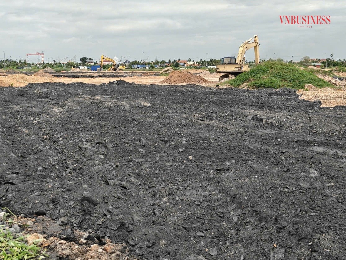 Sử dụng đất, đá thải từ mỏ than cho san lấp mặt bằng đúng quy định góp phần giải quyết bài toán khan hiếm vật liệu san lấp cát, đất đỏ.
