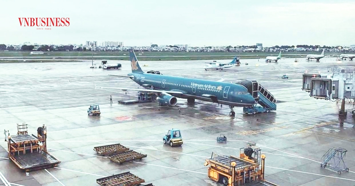 Cổ phiếu Vietnam Airlines vẫn chưa thoát diện cảnh báo.