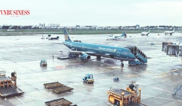 Lãi gần 3.900 tỷ đồng sau 6 tháng, vì sao cổ phiếu Vietnam Airlines vẫn chưa thoát diện cảnh báo?