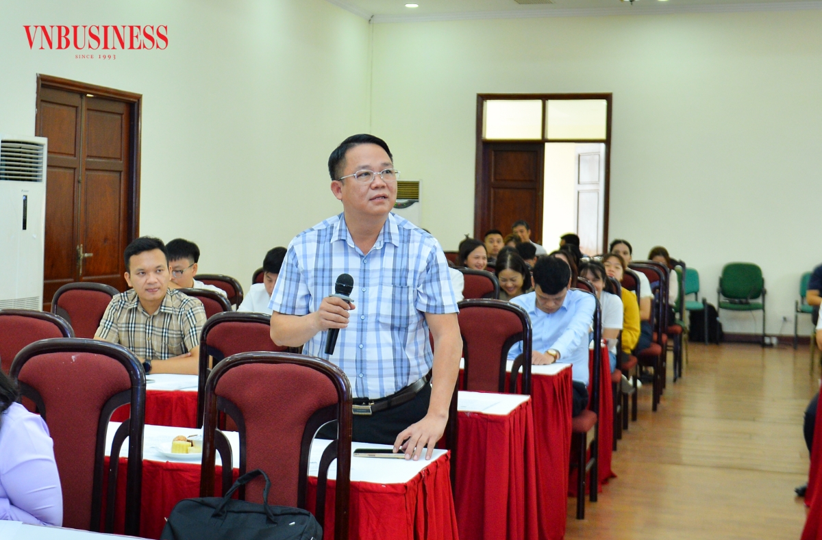 Đại biểu tham dự Hội nghị trao đổi, thảo luận tại Hội nghị.