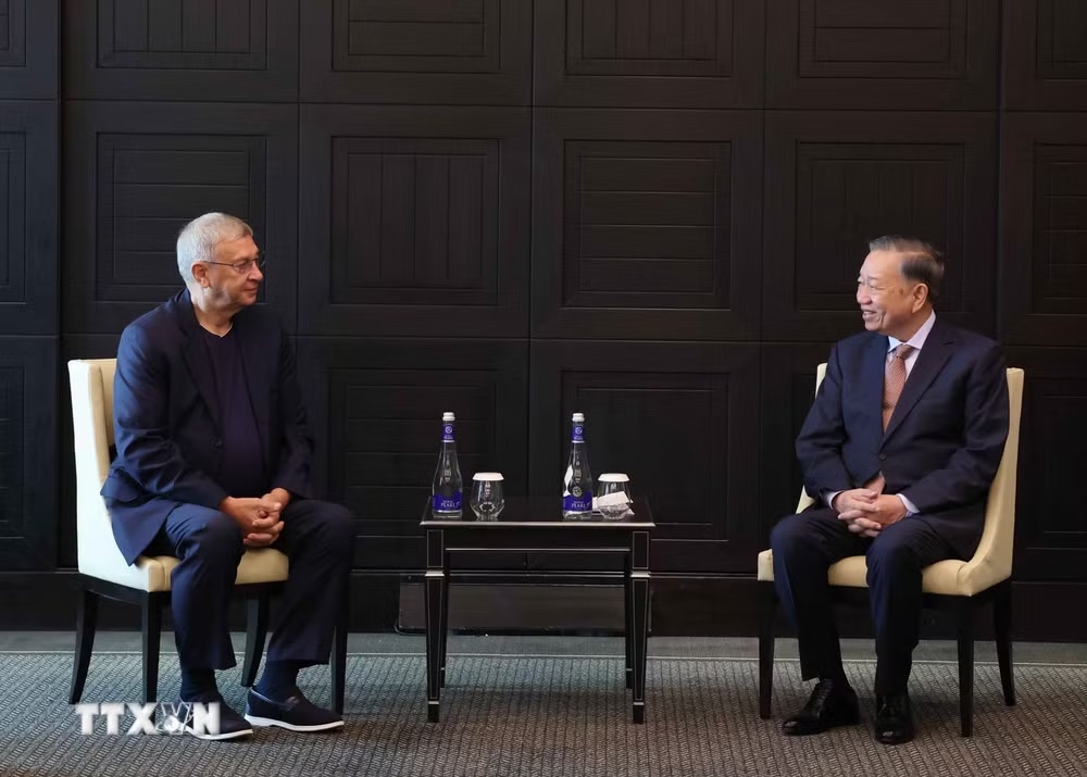 Tổng Bí thư, Chủ tịch nước Tô Lâm tiếp ông Vladimir Yevtushenkov, Nhà sáng lập Công ty Cổ phần đại chúng AFK Sistema. Ảnh: TTXVN