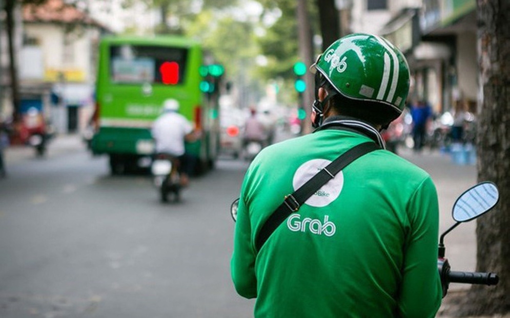 Nhiều lái xe công nghệ Grab phản ánh chính sách chiết khấu "cắt cổ" và cước phí thấp của hãng.