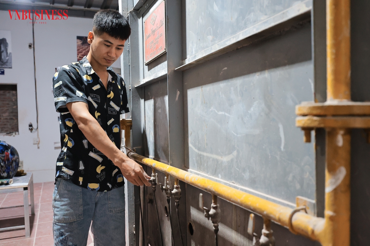Hiện nay, toàn bộ các lò nung than đã được chuyển sang sử dụng các lò nung gas, nung điện nhằm đảm bảo vệ sinh môi trường và hiệu quả trong sản xuất.