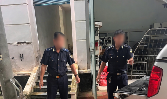Cận Tết Trung thu, hàng trăm kg thực phẩm rã đông, tam thất mốc bị thu giữ