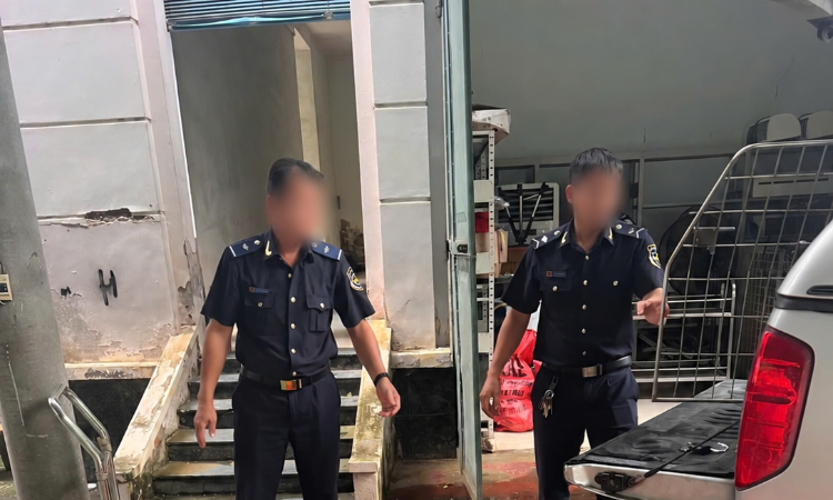 Cận Tết Trung thu, hàng trăm kg thực phẩm rã đông, tam thất mốc bị thu giữ