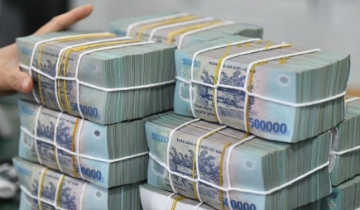 Tiền gửi lập kỷ lục, vì sao ngân hàng vẫn căng thẳng nguồn vốn?