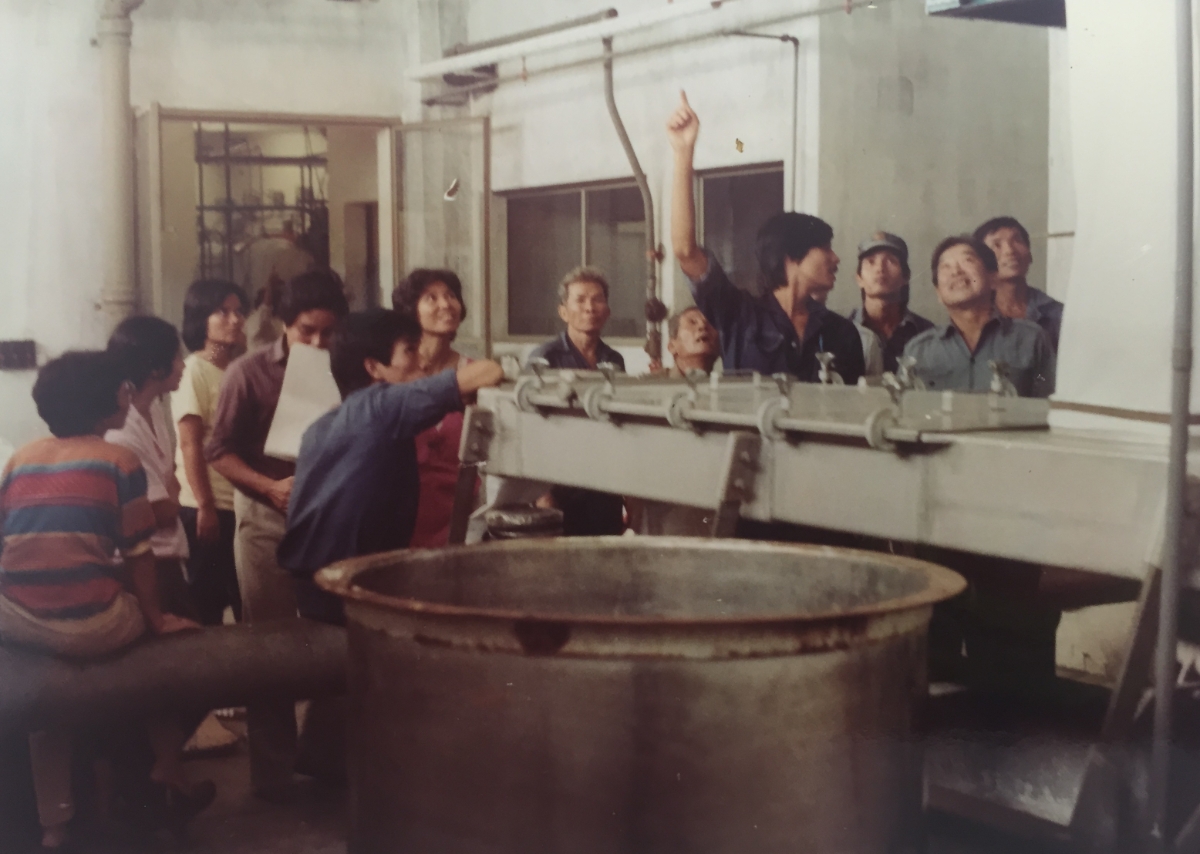 Từ những ngày đầu nhiều thiếu thốn, Vinamilk từng bước làm chủ công nghệ, đặt chất lượng làm nguyên tắc xuyên suốt. Ảnh: Vi Nam