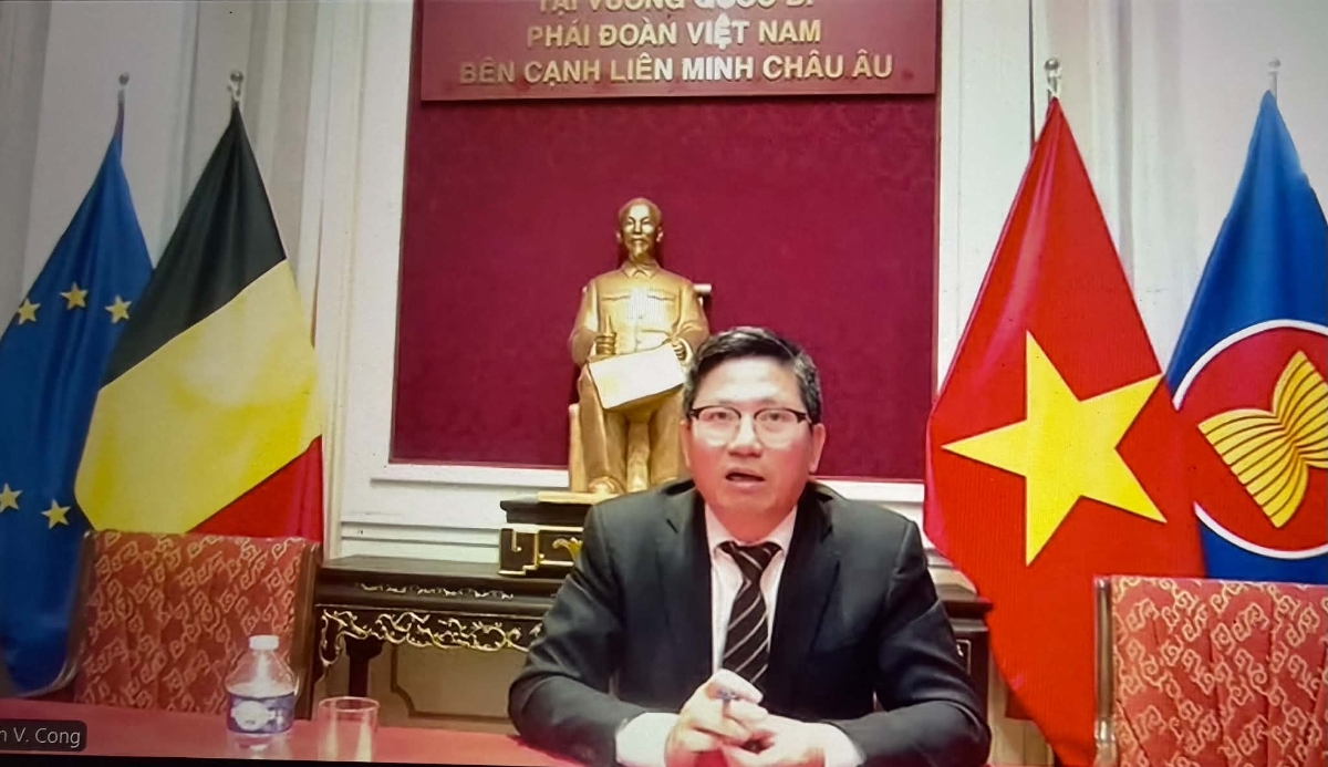 Ông Trần Văn Công, Tham tán Nông nghiệp, Phái đoàn Việt Nam tại EU phát biểu tại Hội thảo.