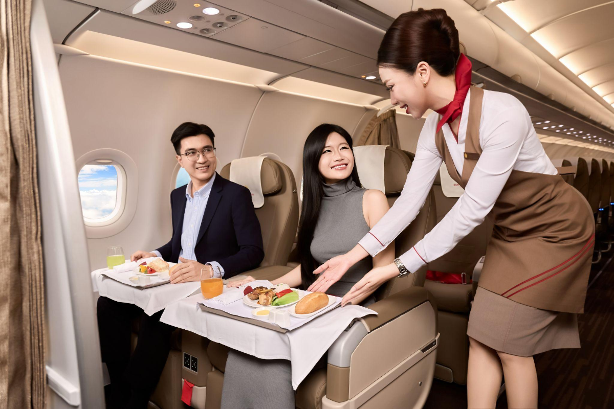 Là hãng hàng không đầu tiên của Việt Nam mang tên một hòn đảo, Sun PhuQuoc Airways được Sun Group đầu tư và phát triển theo mô hình “hàng không nghỉ dưỡng” với mạng bay “trục nan”, kết nối trực tiếp Phú Quốc với các trung tâm du lịch – kinh tế trong và ngoài nước.