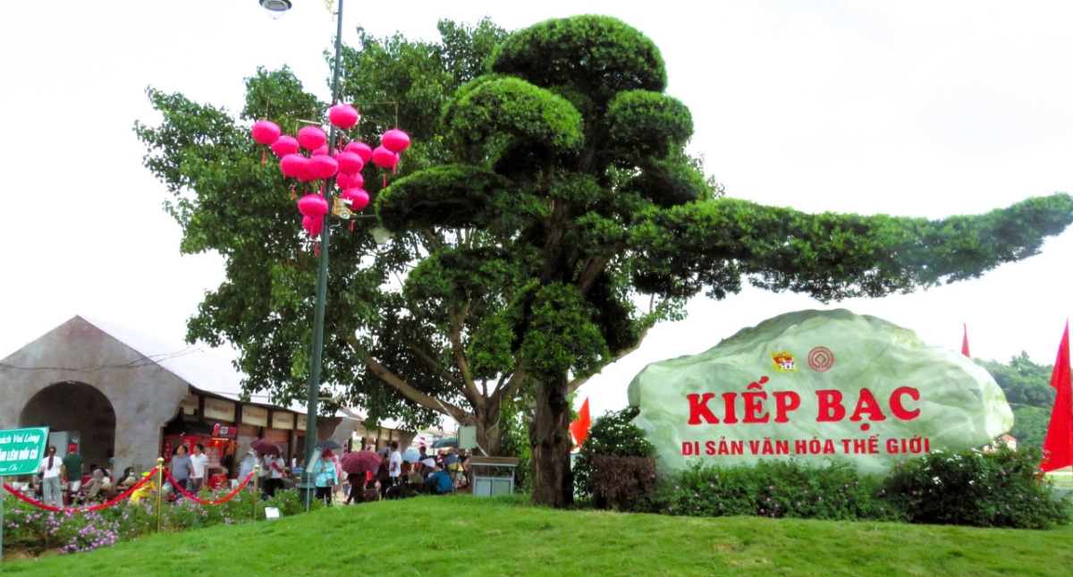 Không gian di tích Đền Kiếp Bạc ngày càng khang trang, quy mô được mở rộng. Ảnh: VT