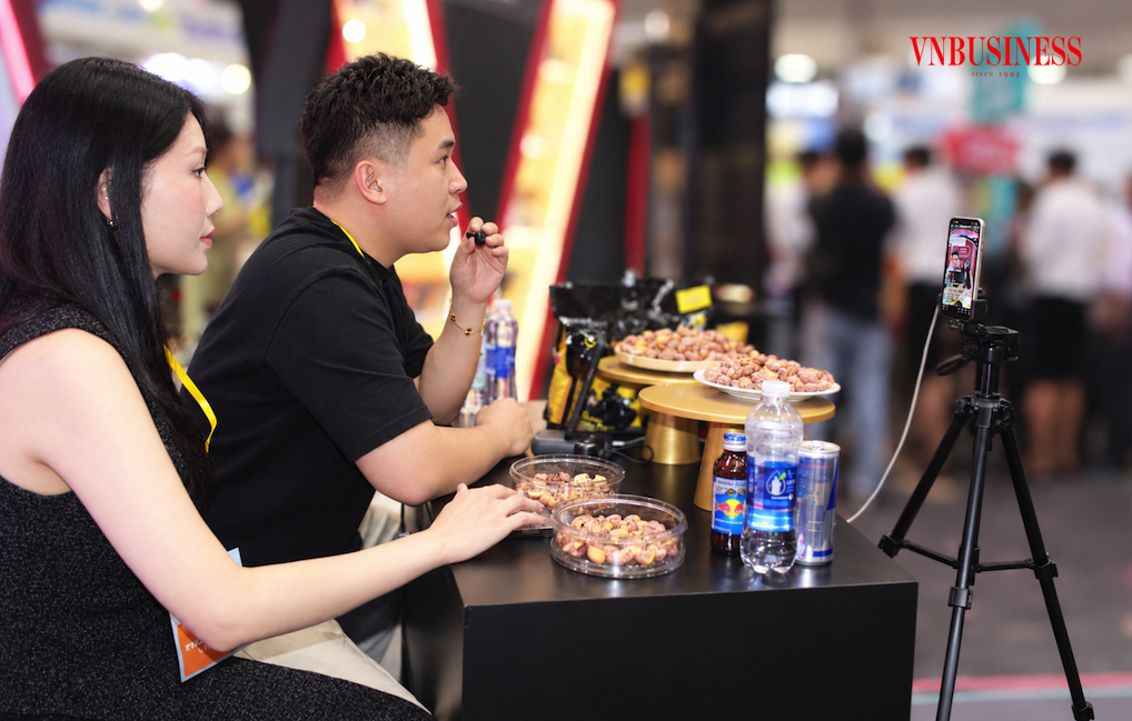 Livestream giúp DN đưa nông sản Việt đến người mua quốc tế, nhưng để xuất khẩu online hiệu quả còn phụ thuộc vào vận hành và logistics phía sau.