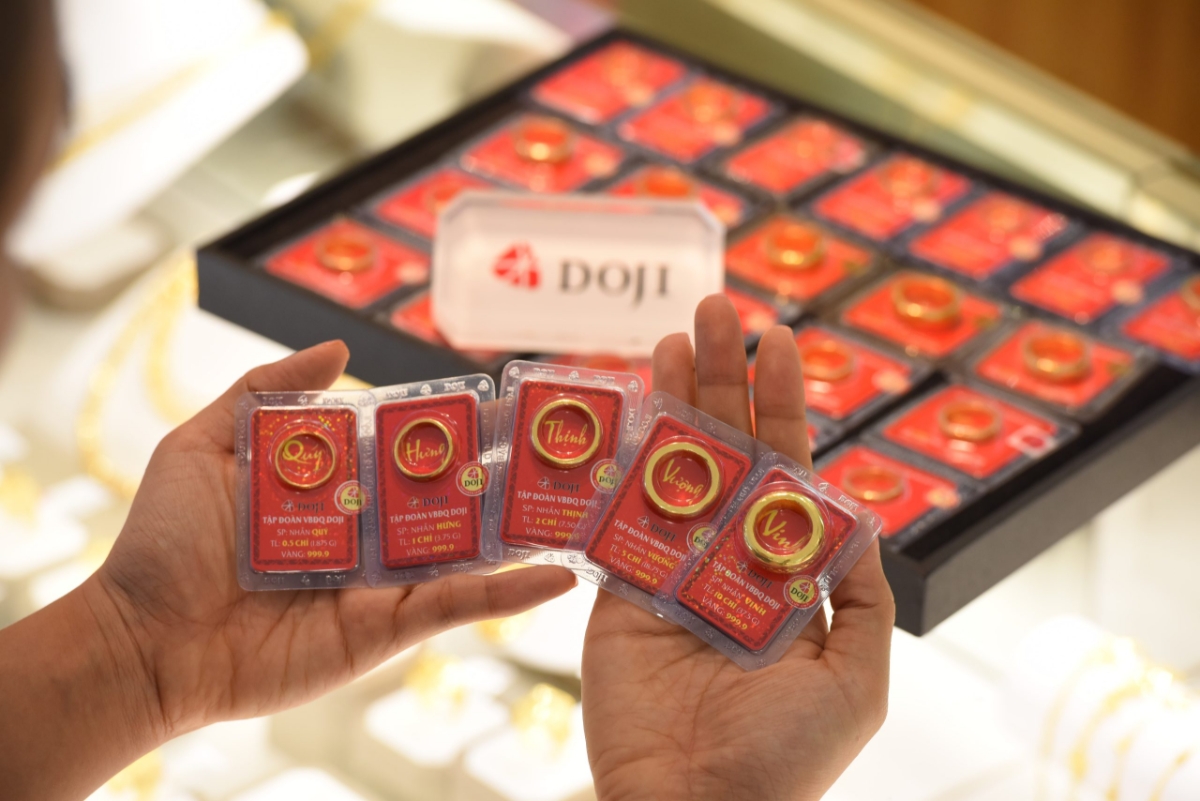 Vàng nhẫn DOJI ngược dòng giảm 1 triệu đồng/lượng.