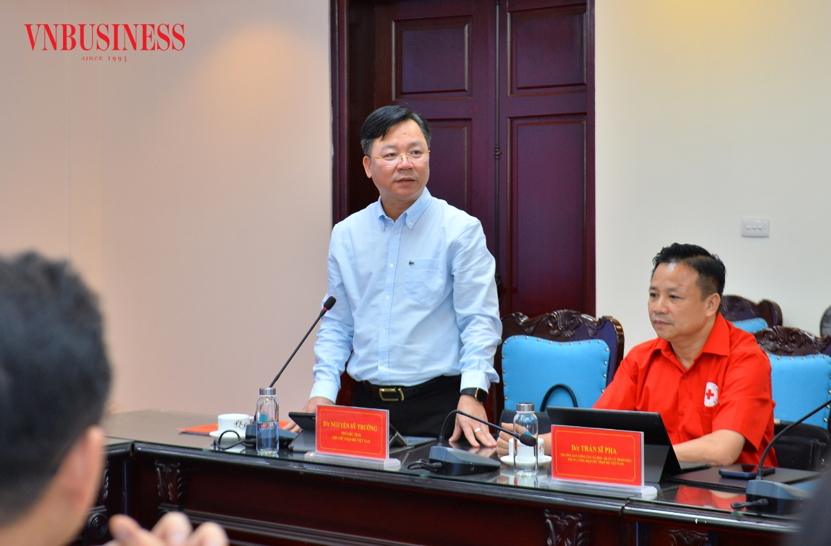 Phó Chủ tịch Hội Chữ thập đỏ Việt Nam Nguyễn Sỹ Trường phát biểu tại Hội nghị.