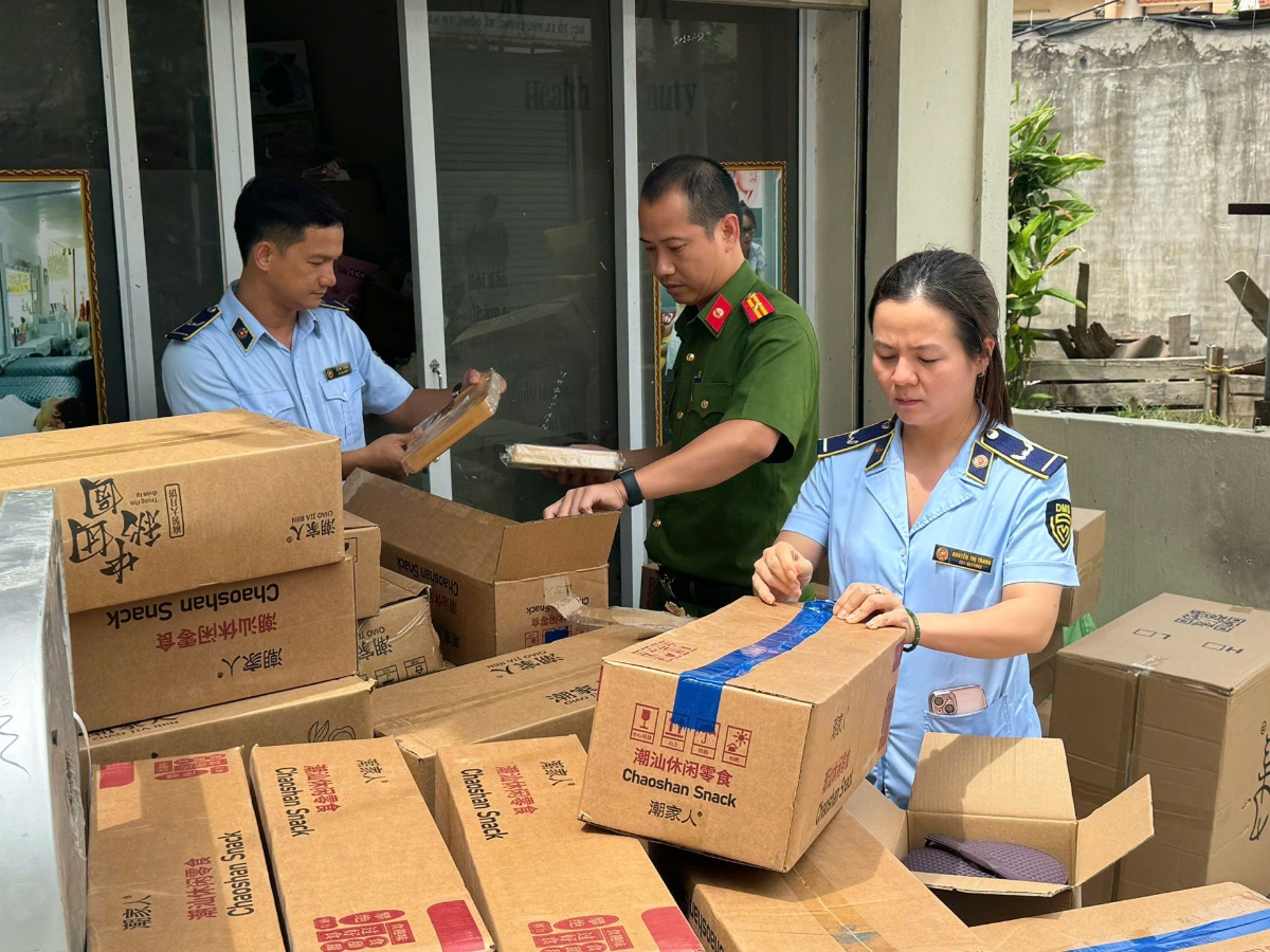Trong 9 tháng năm 2026, lực lượng Quản lý thị trường Hà Nội đã xử lý 4.201 vụ vi phạm, với tổng số tiền xử phạt hơn 60,4 tỷ đồng.
