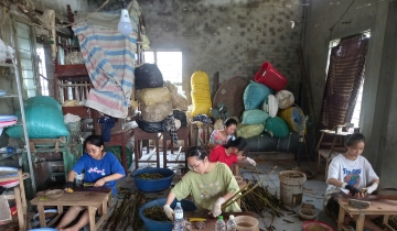 Thuế mới dồn dập, hộ kinh doanh mong một