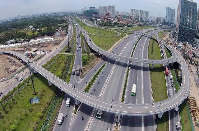 WB nhận định chuỗi cung ứng công nghệ cao cùng nỗ lực đẩy mạnh đầu tư công giúp Việt Nam dẫn đầu đà bứt phá khu vực.