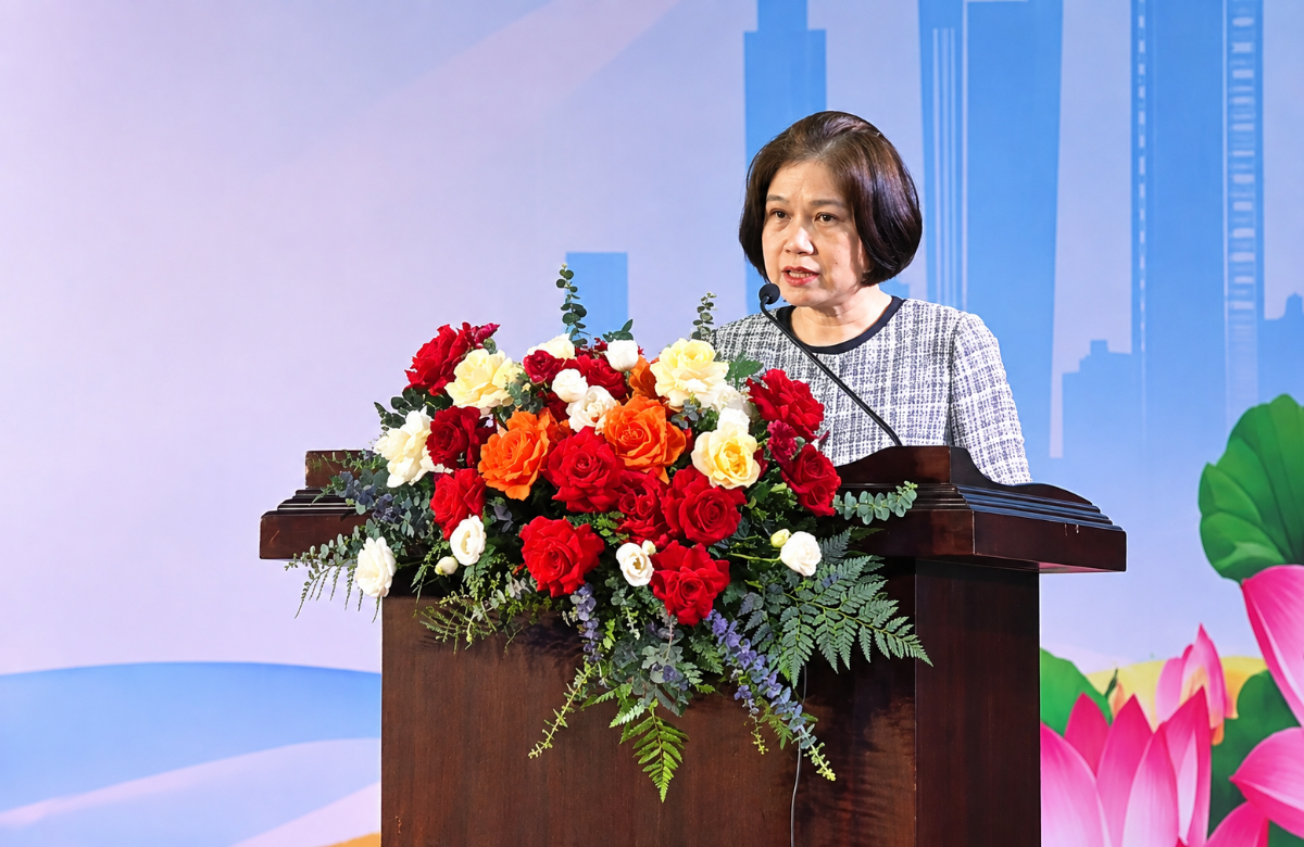 Phó Chủ tịch Liên minh HTX Việt Nam Nguyễn Thị Hoài Linh phát biểu tại hội nghị.