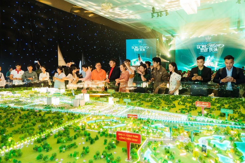 Với chính sách của Vinhomes, người mua nhà có thể kết hợp gửi tiết kiệm để vừa sinh lời dòng tiền vừa đón đầu đà tăng giá tài sản.