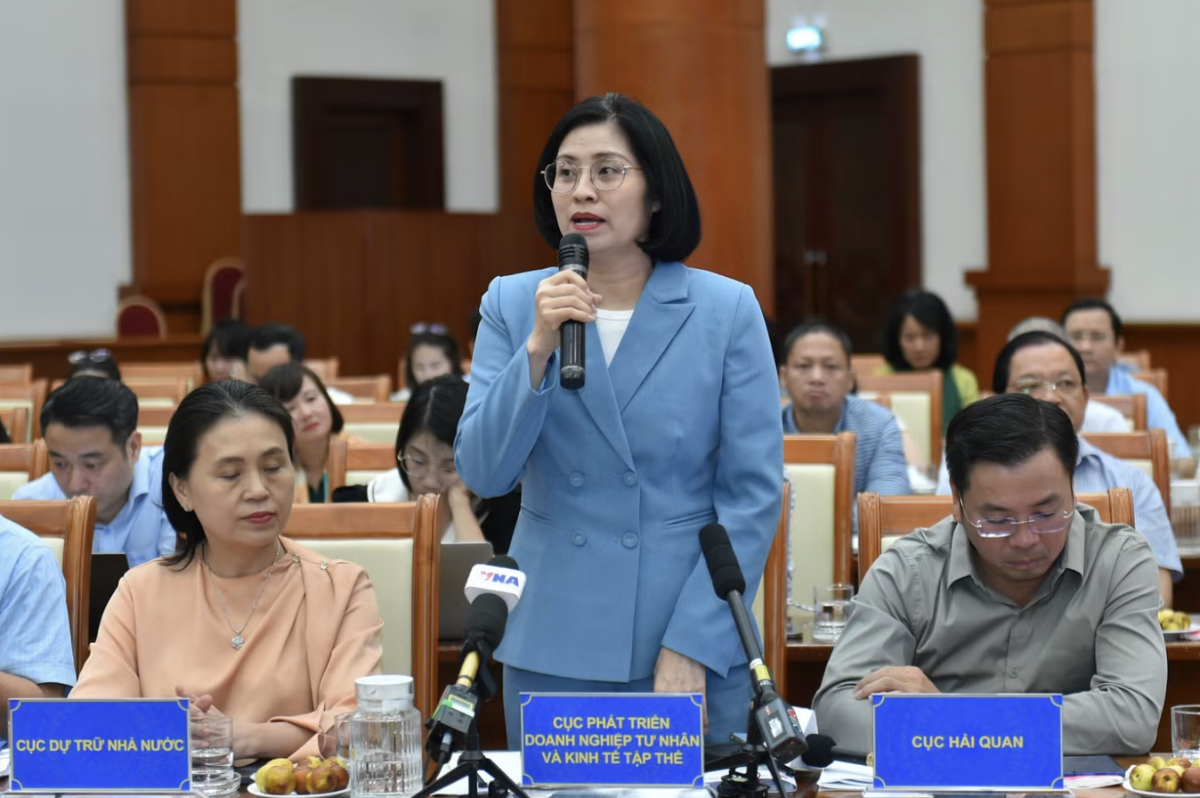Bà Trịnh Thị Hương - Phó Cục trưởng Cục Doanh nghiệp tư nhân và Kinh tế tập thể - Bộ Tài chính.