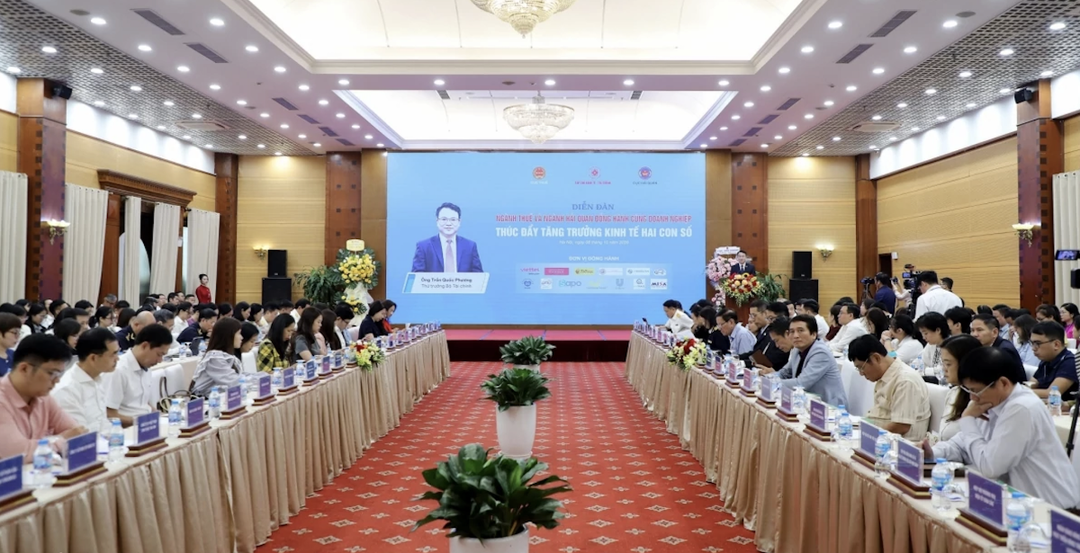 Toàn cảnh Diễn đàn.