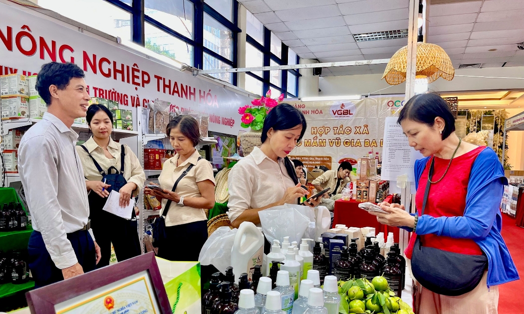 Nhiều đặc sản, sản phẩm OCOP đạt từ 3 sao trở lên được giới thiệu tại Hội chợ.