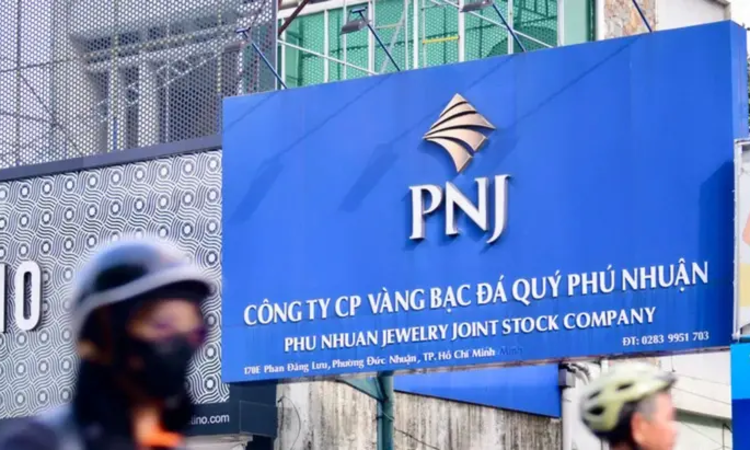 PNJ đối mặt nguy cơ hụt lợi nhuận dài hạn, thành viên HĐQT xin từ nhiệm