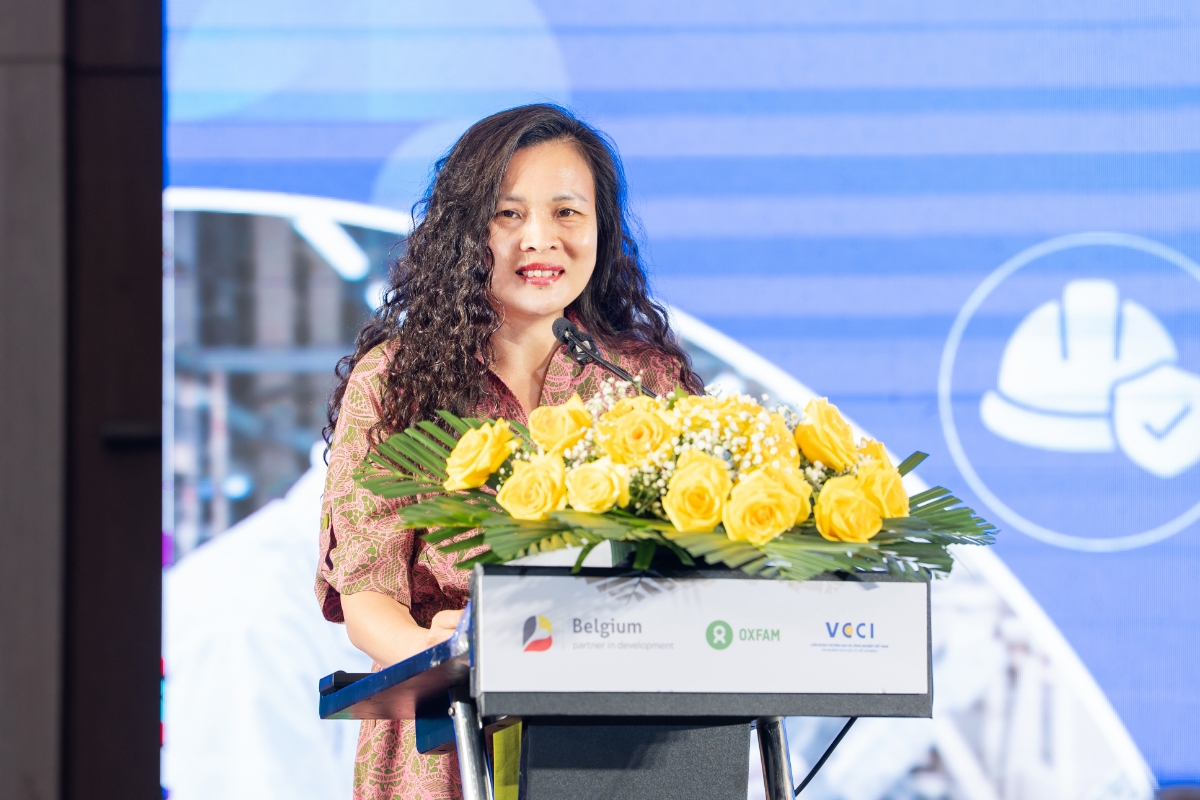 Bà Vũ Thị Quỳnh Hoa, Giám đốc Quốc Gia của Tổ chức Oxfam tại Việt Nam phát biểu tại Hội thảo.