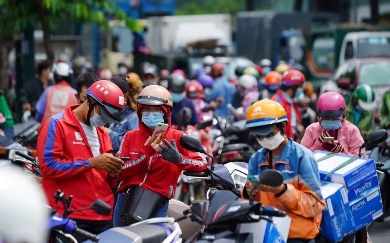 Việc giao hàng qua bên thứ ba khiến quy trình kiểm tra hàng hóa diễn ra khó khăn hơn.