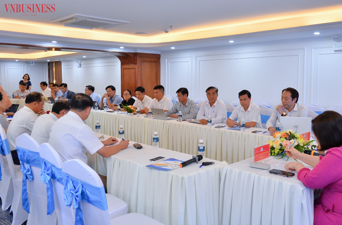 Hội thảo đã tập trung phân tích những điểm nghẽn trong phát triển thành viên HTX, đề xuất giải pháp mở rộng quy mô, tăng cường liên kết và nâng cao hiệu quả hoạt động của khu vực KTTT, HTX.