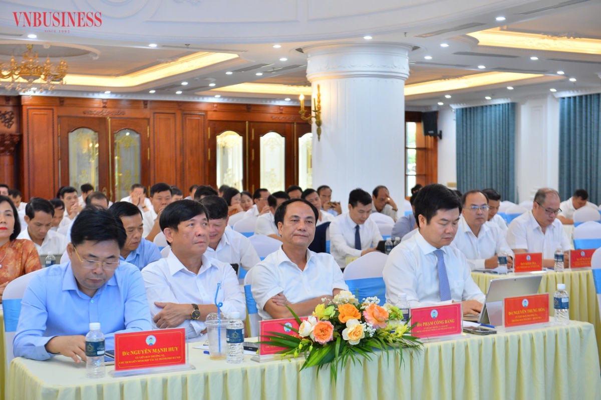 Hội nghị tập trung thảo luận, xem xét các chương trình, quy chế và nhiệm vụ trọng tâm nhằm đưa Nghị quyết Đại hội VII vào thực tiễn.